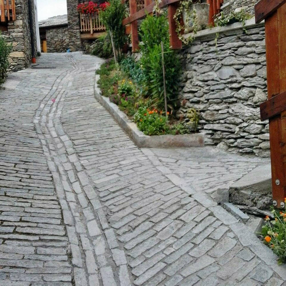 Bindersteine aus Luserna-Gneis